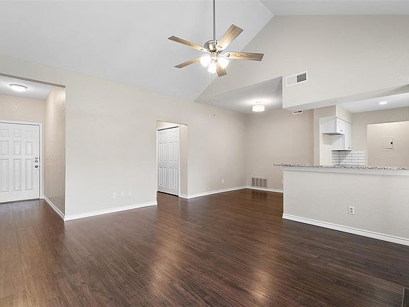 2nd image of 3120 Devonshire Dr APT 226