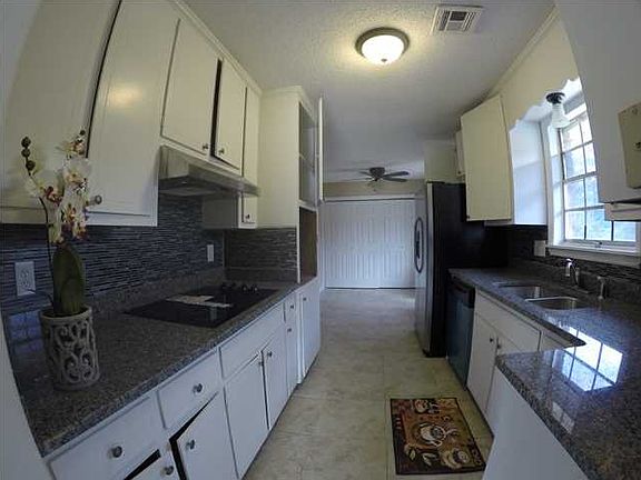 5th image of 3219 Windwood Dr