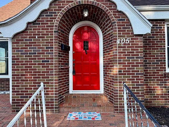 2nd image of 405 N Walnut St
