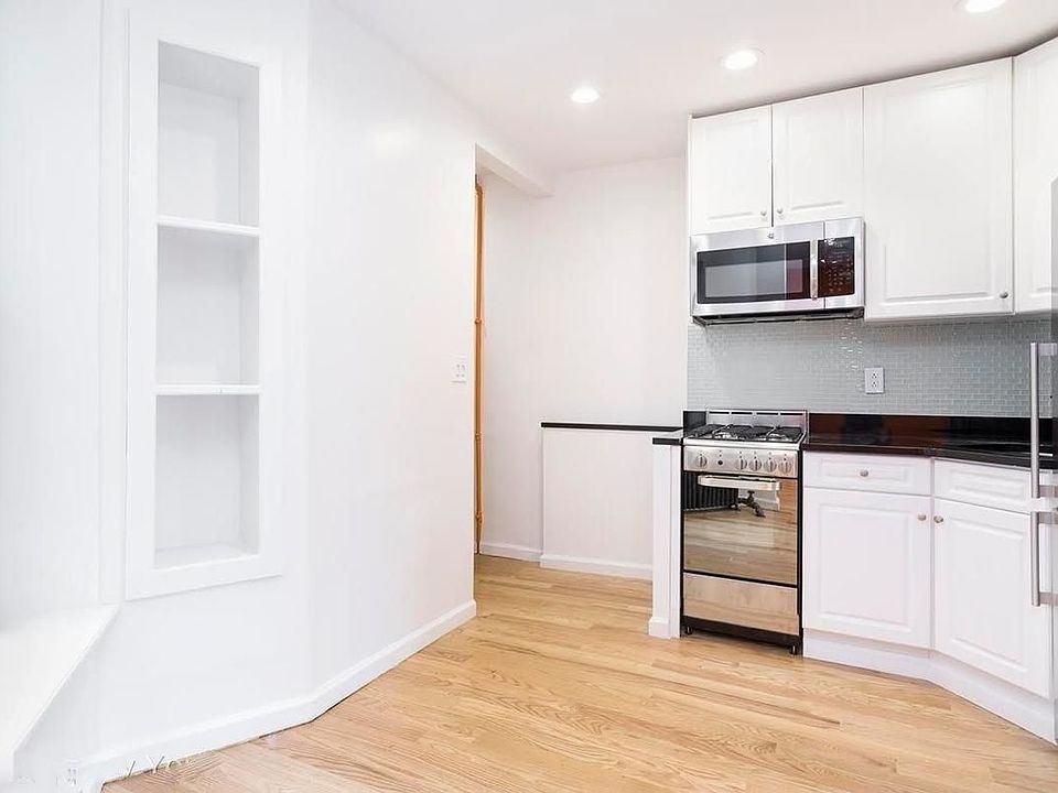 1st image of 132 2nd Ave #D1