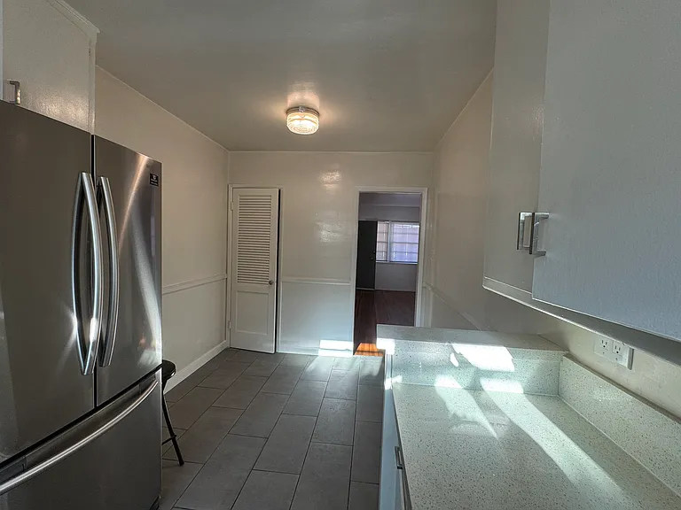 1380 Masselin Ave #7 — Photo 4