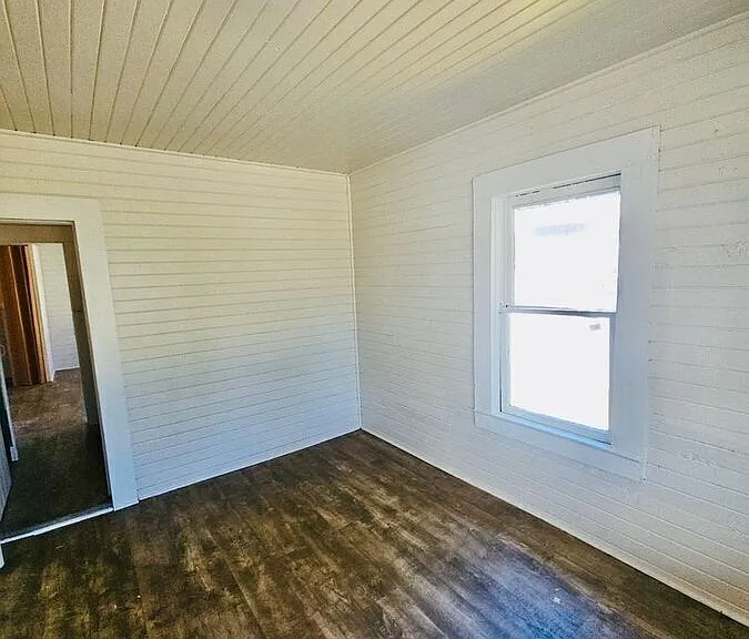 1135 Polk St W — Photo 14