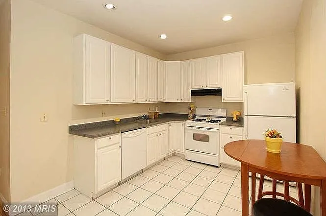 208 Q St NW #A — Photo 10