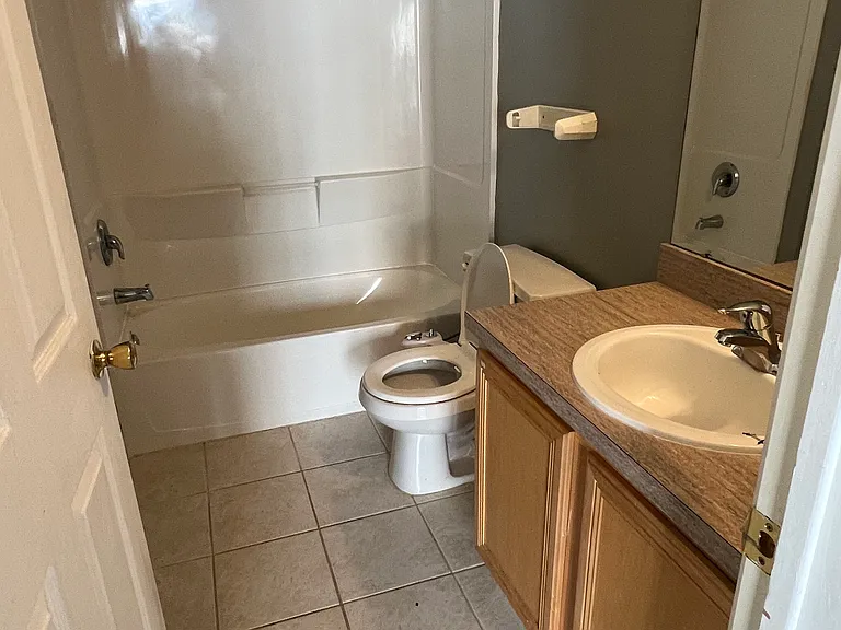 13 Topeka Ct — Photo 10