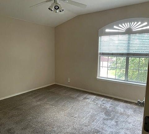 5th image of 7026 Evans Dr