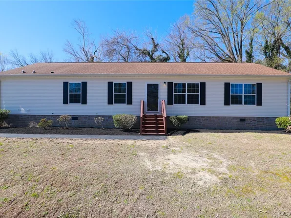 4300 School St, Chester, VA 23831