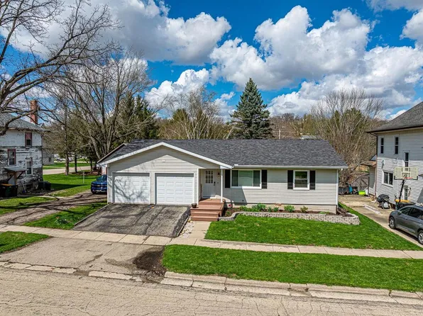 410 4th Avenue, New Glarus, WI 53574