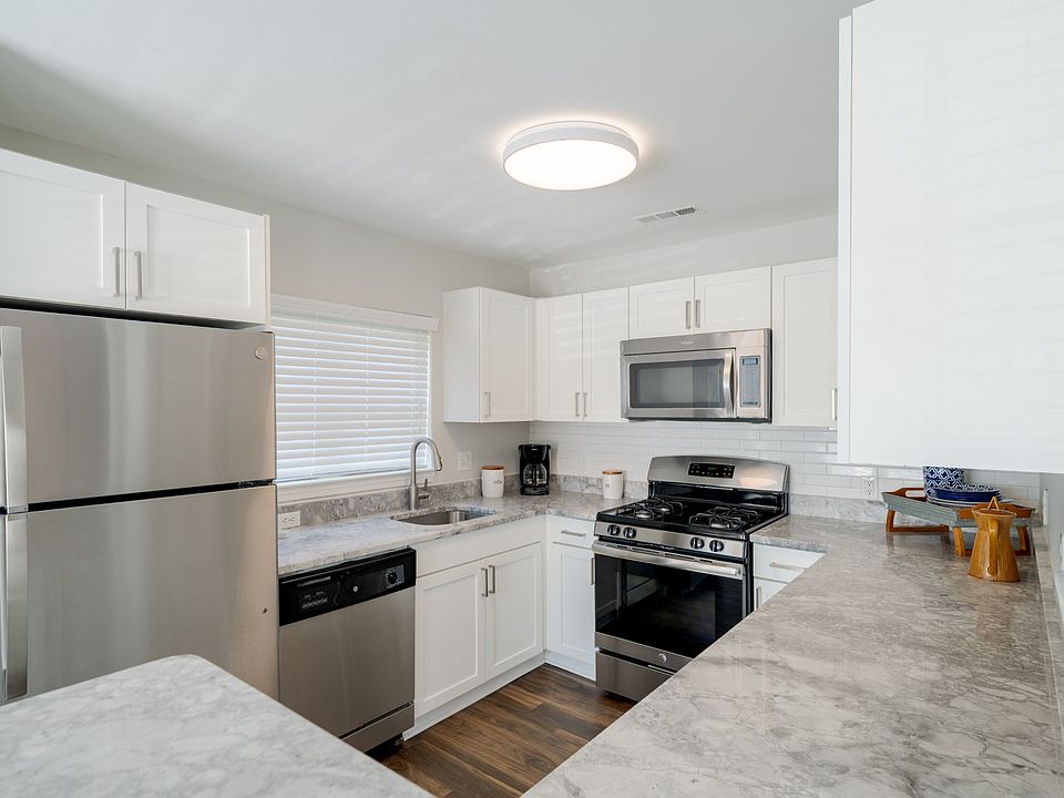 Modern Kitchen at The Residences at Stevens Pond in Saugus, MA 01906