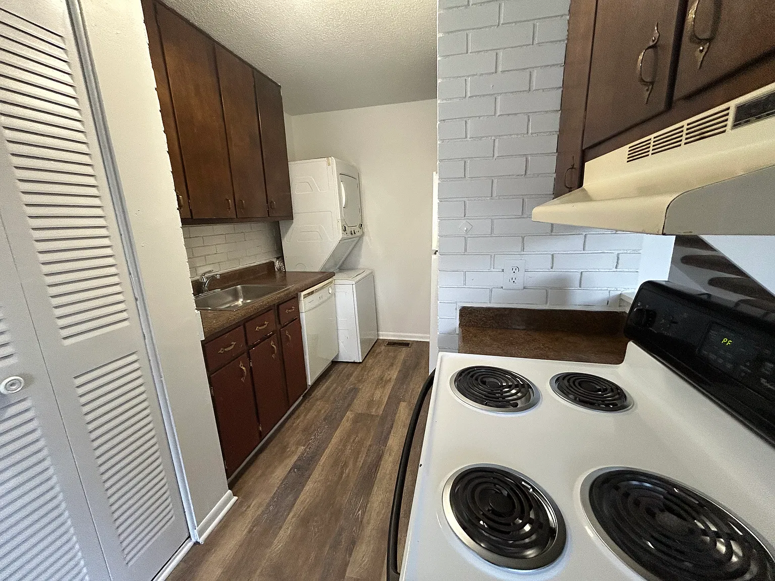 2 bed, 966 sqft, $1,250 — Photo 4
