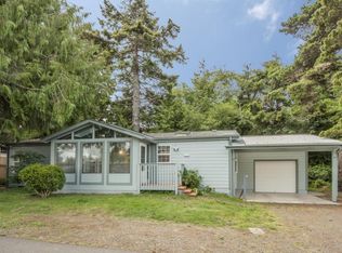 2122 SE 8th St, Lincoln City, OR 97367