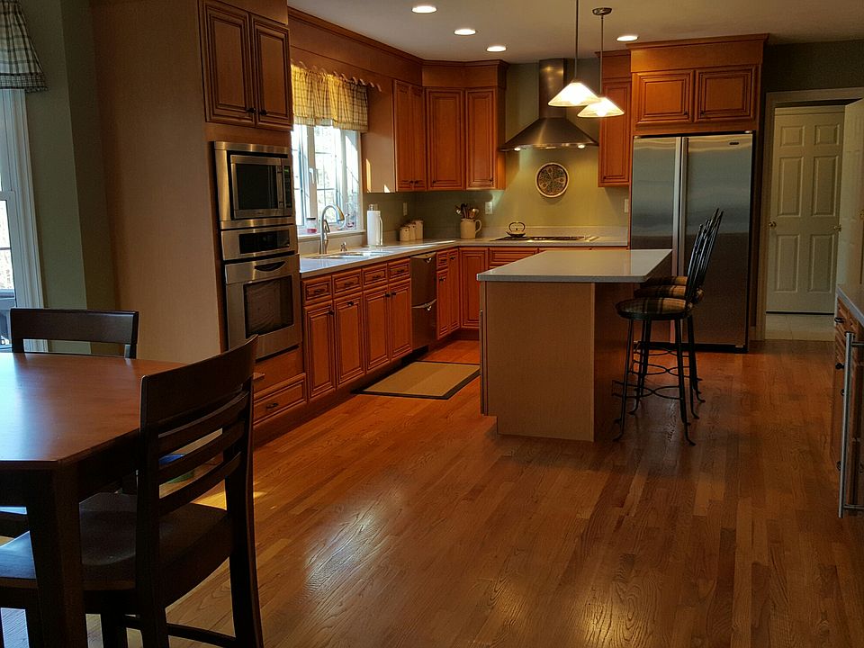 Spacious Kitchen 