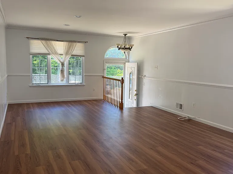 144 Graham Ave #2F — Photo 2