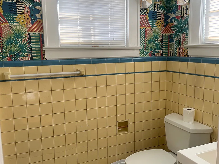 657 Park Dr NE #1 — Photo 1