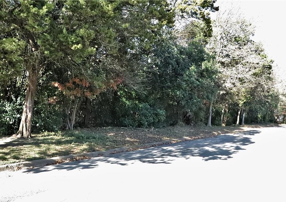 1st image of 2722 Glendale Dr