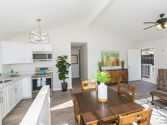 Full Kitchen (fridge not shown)