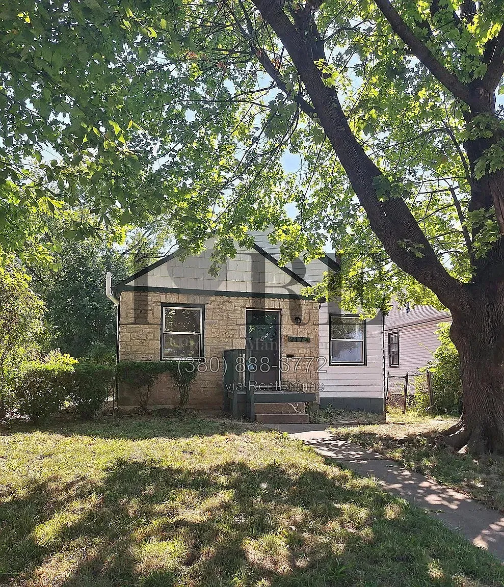 2 bed, 1.0 bath, 823 sqft, $1,250 — Photo 1