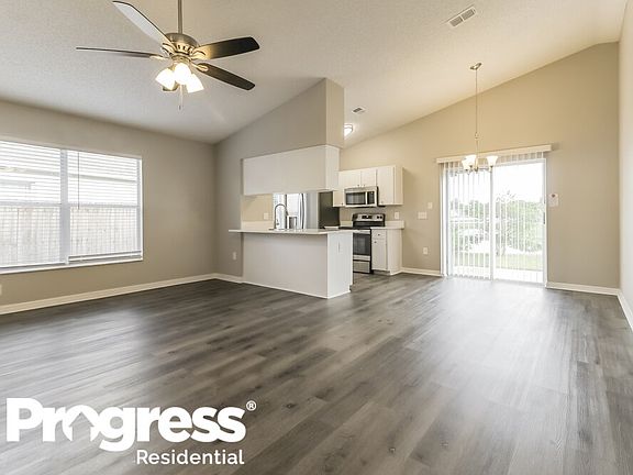 3rd image of 2266 Hannah Ln