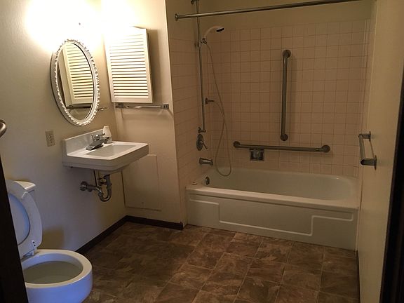 5th image of 616 Dill Ave SW #5