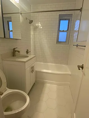 Rented by Queens Apartments Realty LLC | media 3