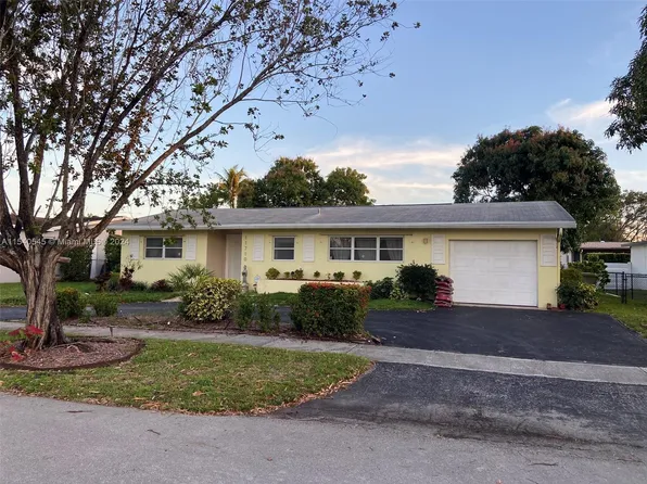 11710 NW 18th St, Pembroke Pines, FL 33026