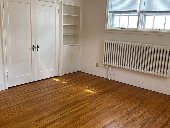 2nd image of 212 W Broadway Ave APT 6