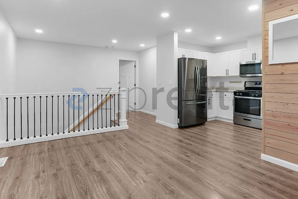 3 bed, 2.5 bath, 1704 sqft, $3,050 — Photo 4