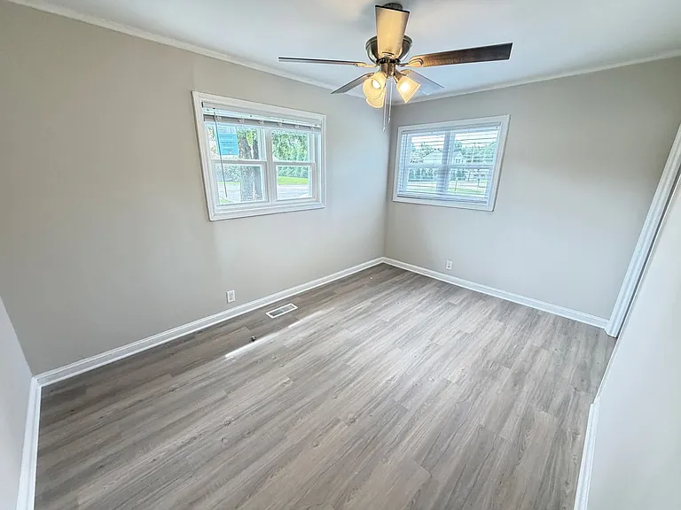 1404 Oakwood Ave — Photo 7