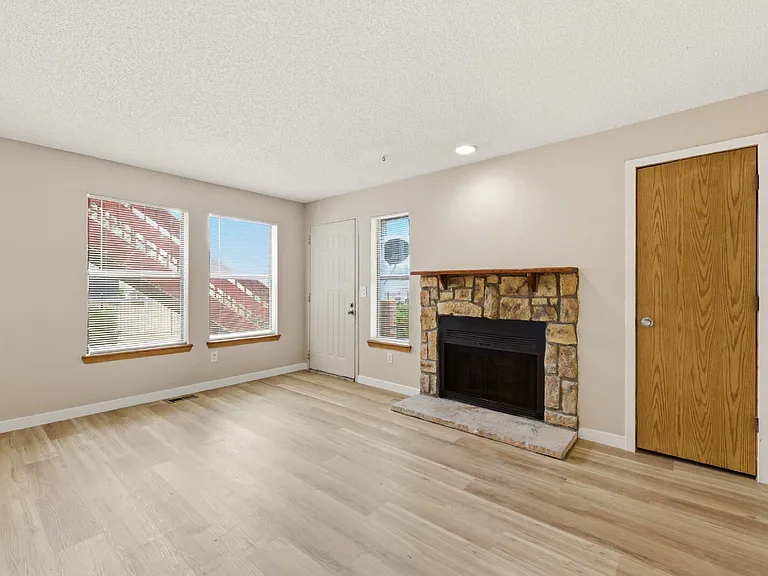 982 S Dearborn Way #5 — Photo 4