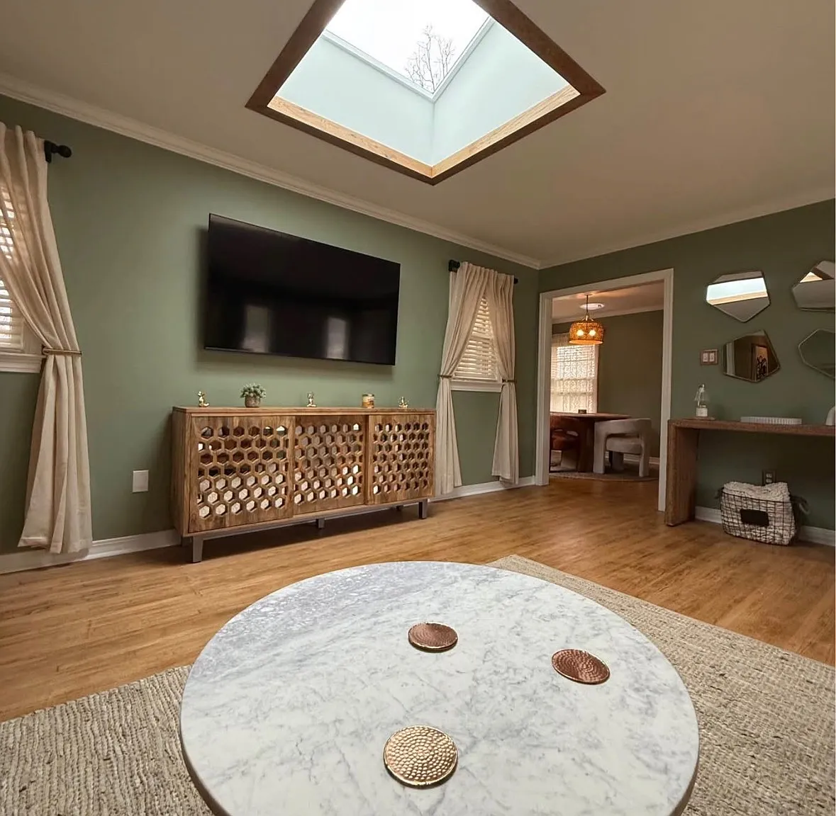 2 bed, 1550 sqft, $2,700 — Photo 3