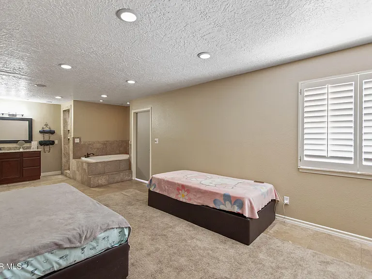 8614 Holmsley Trl — Photo 17
