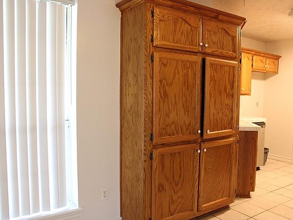 5th image of 307 Whispering Pines Dr