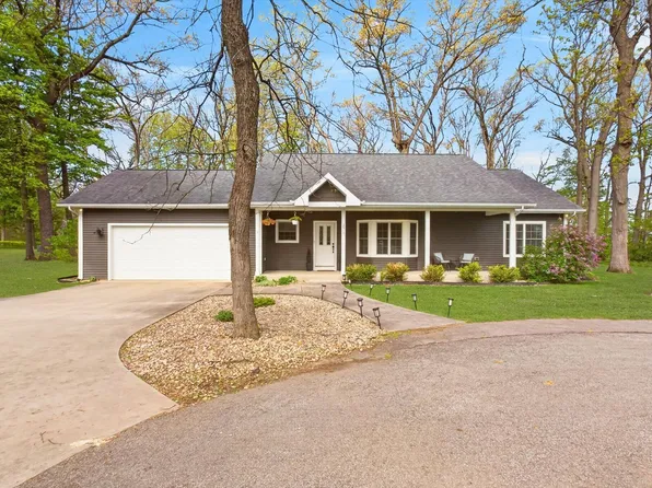2917 White Oaks Rdg, Buchanan, MI 49107