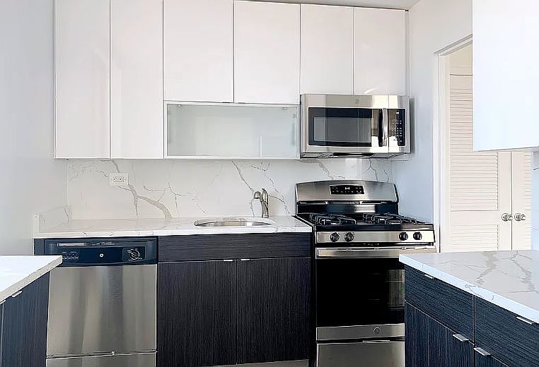 1st image of 181 7th Ave Penthouse 15B