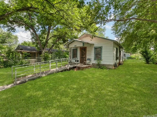 2107 RIVAS ST, San Antonio, TX 78228