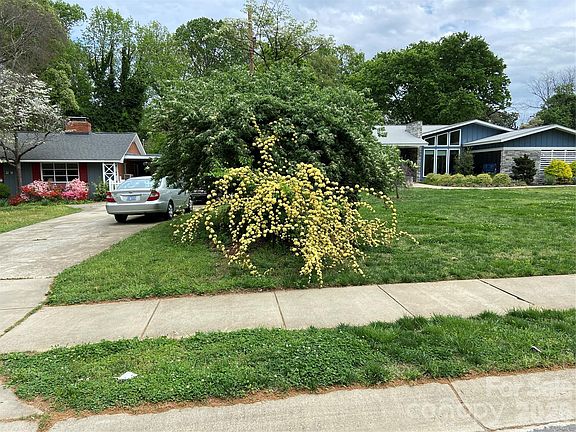 2nd image of 3218 Driftwood Dr