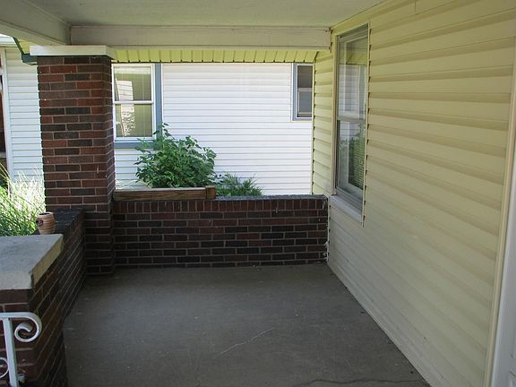 3rd image of 1462 N Grant Ave