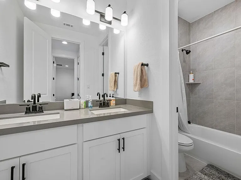 3304 Belted Galloway St — Photo 30