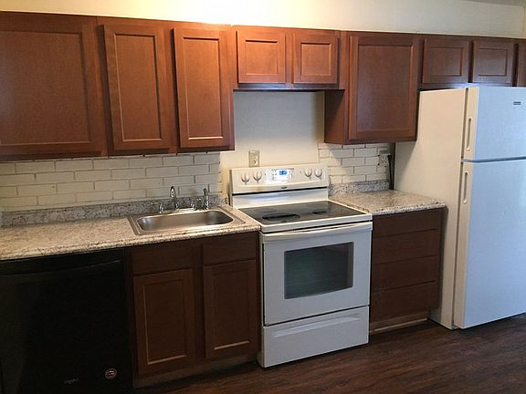2nd image of 325 N 42nd St