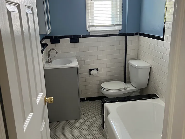 3318 Lake Ave — Photo 9