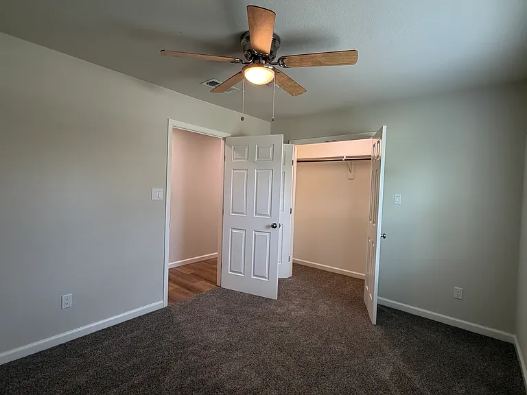 6812 Lakeside Dr — Photo 10
