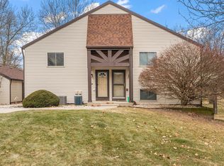 1185 Millpond Rd, Valparaiso, IN 46385