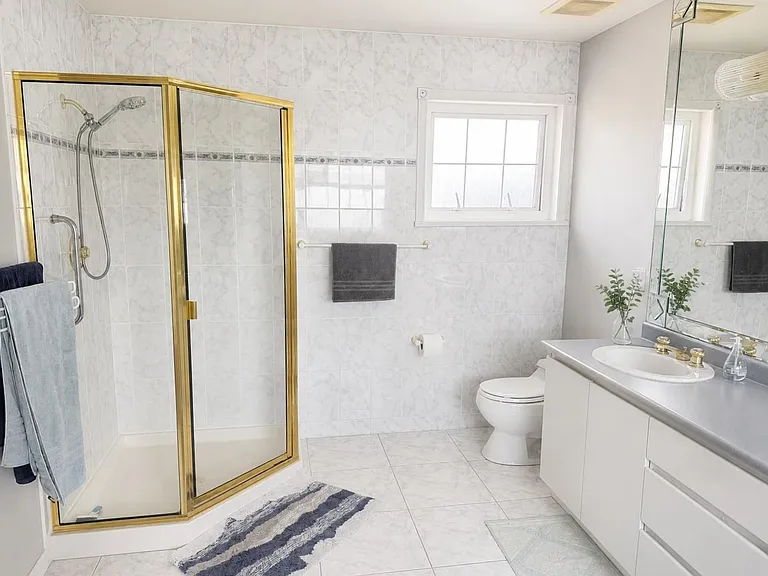 6051 Barnard Dr — Photo 11