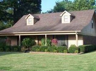 1306 Hall Dr, Ripley, MS 38663