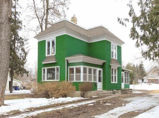 911 Union St, Northfield, MN 55057