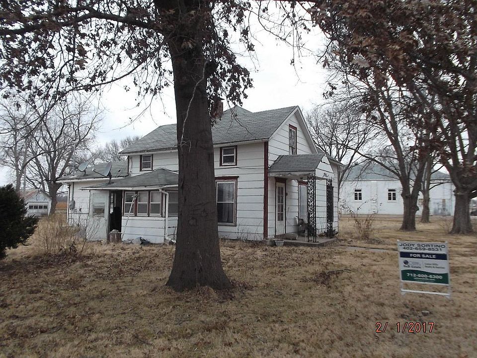 2nd image of 305 Indian Ave