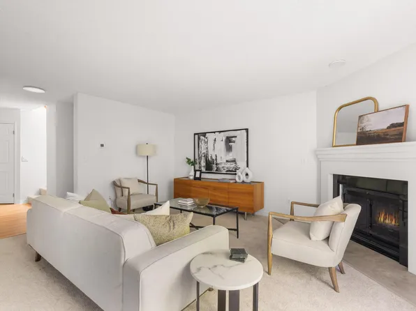 12747 16th Ave #102, Surrey, BC V4A 1N2