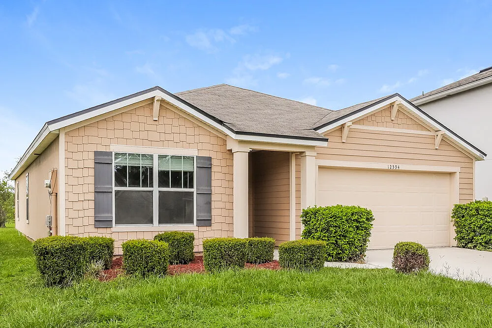 3 bed, 2.0 bath, 1711 sqft, $1,885 — Photo 3
