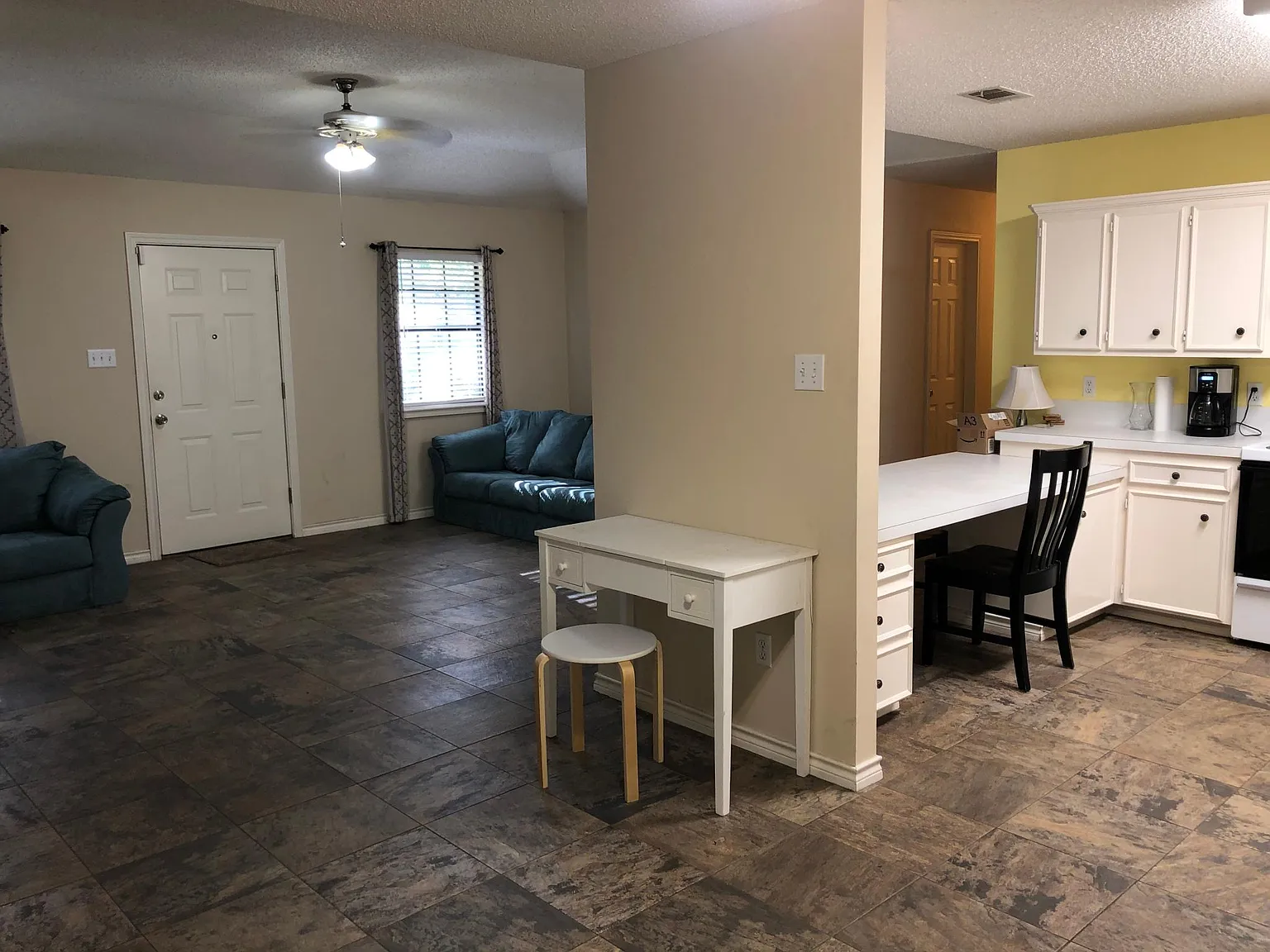 3 bed, 1304 sqft, $1,600 — Photo 3