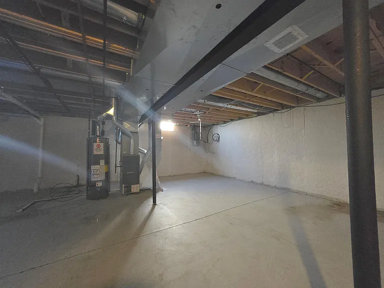 42510 Pinehurst Dr — Photo 22