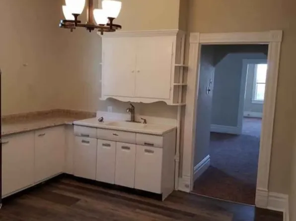 4-201 S 17th St APT 4, Belleville, IL 62226